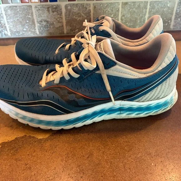 Saucony Men's Blue and White Athletic Shoes - Picture 5 of 6